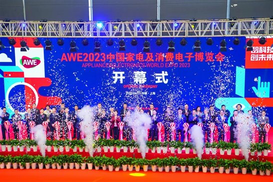图片包含 游戏机, 火车, 站

描述已自动生成